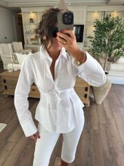 Belden oturtma gömlek