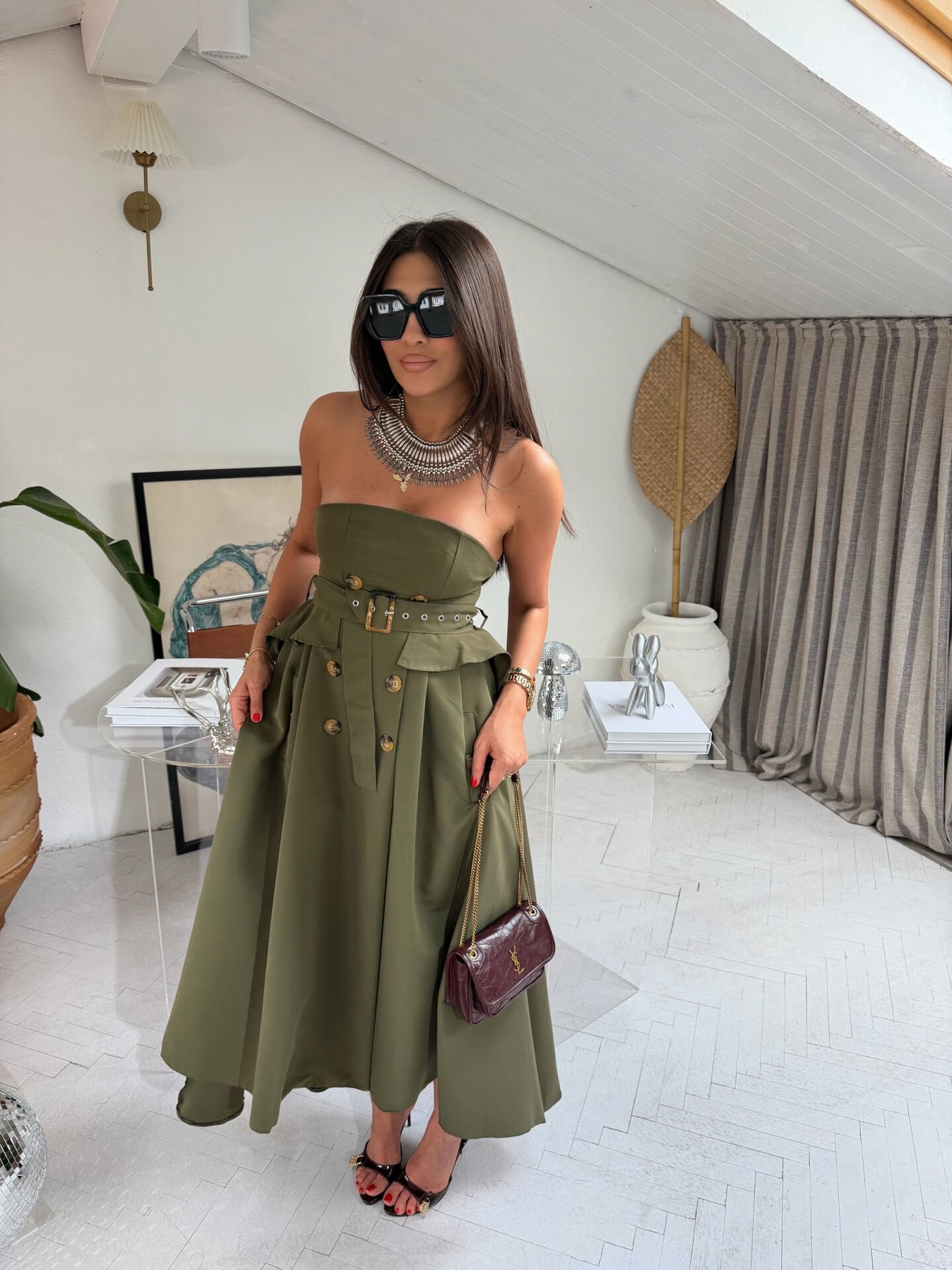 Celine Cepli ve Asimetrik Straplez Elbise