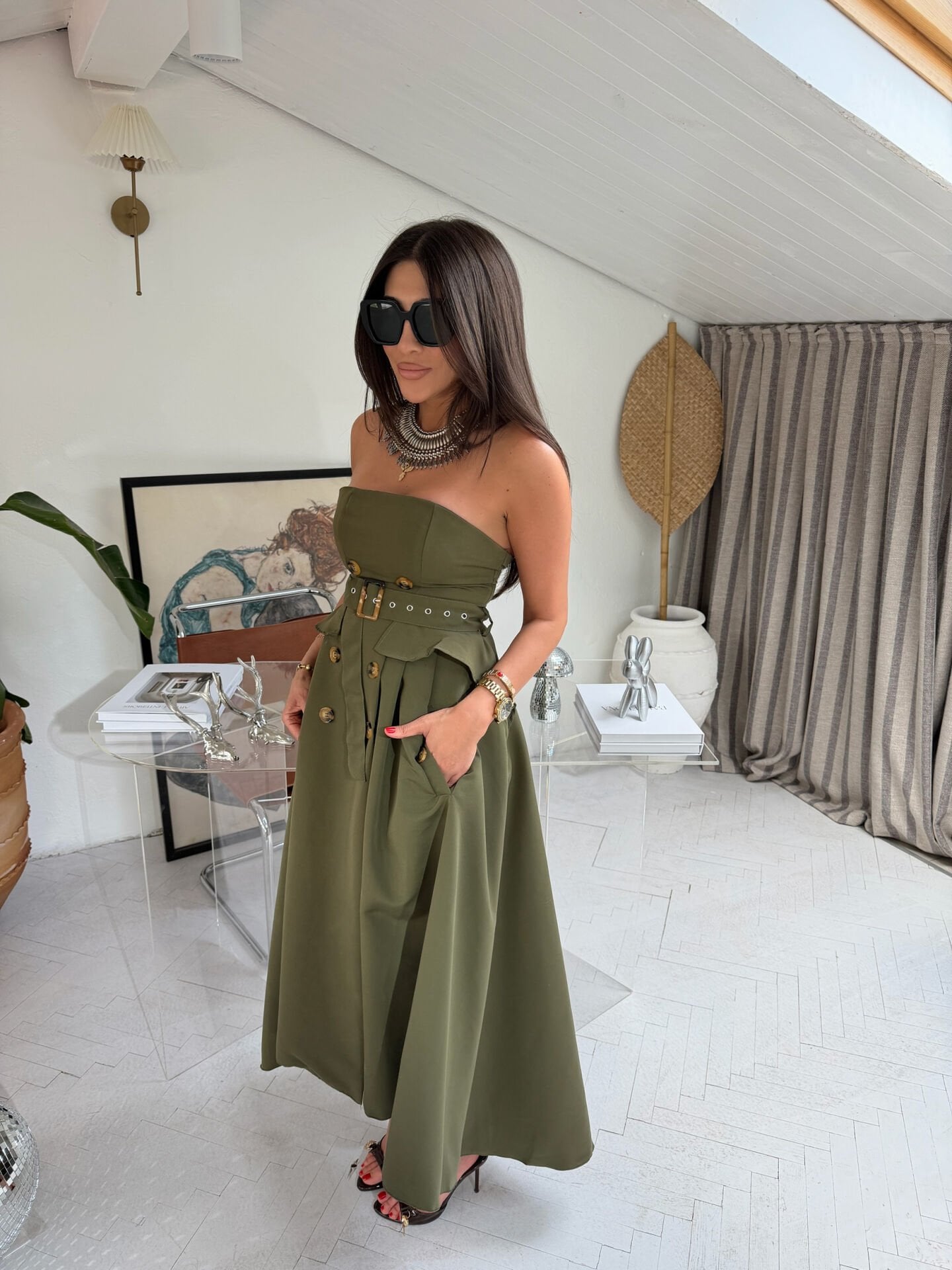Celine Cepli ve Asimetrik Straplez Elbise