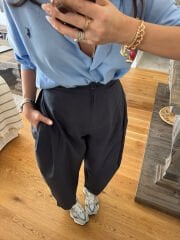 Paçası çıtçıtlı pileli antrasit pantolon