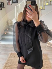 Kolları ve Yakası Şifon Geçişli Elbise