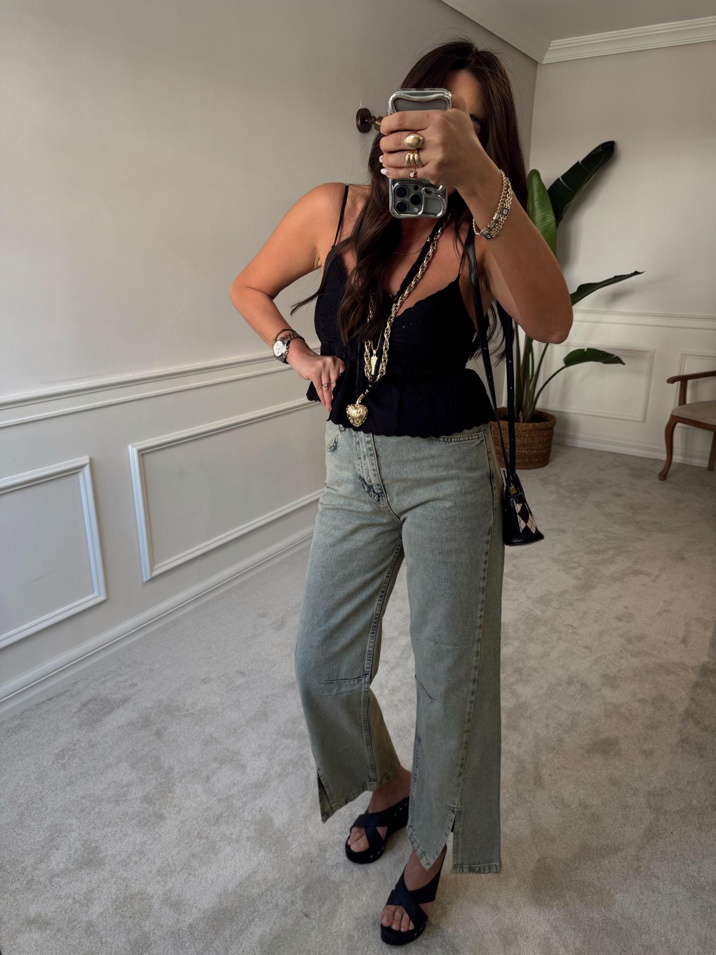 Asimetrik kesim çarpraz dikişli jean