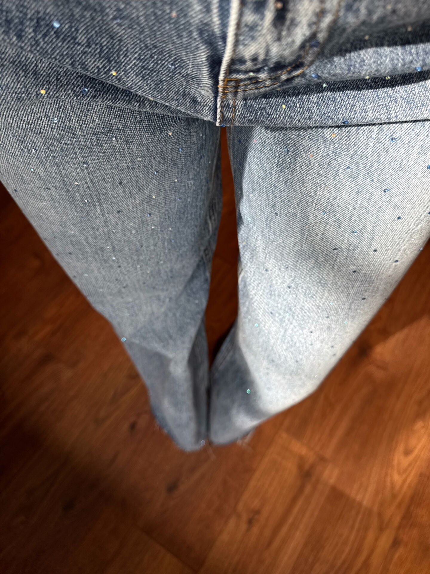 Pırıltılı mini taşlı kesik paça jean