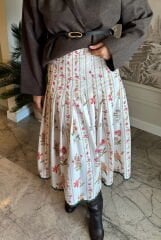 Dantel geçişli romantik etek