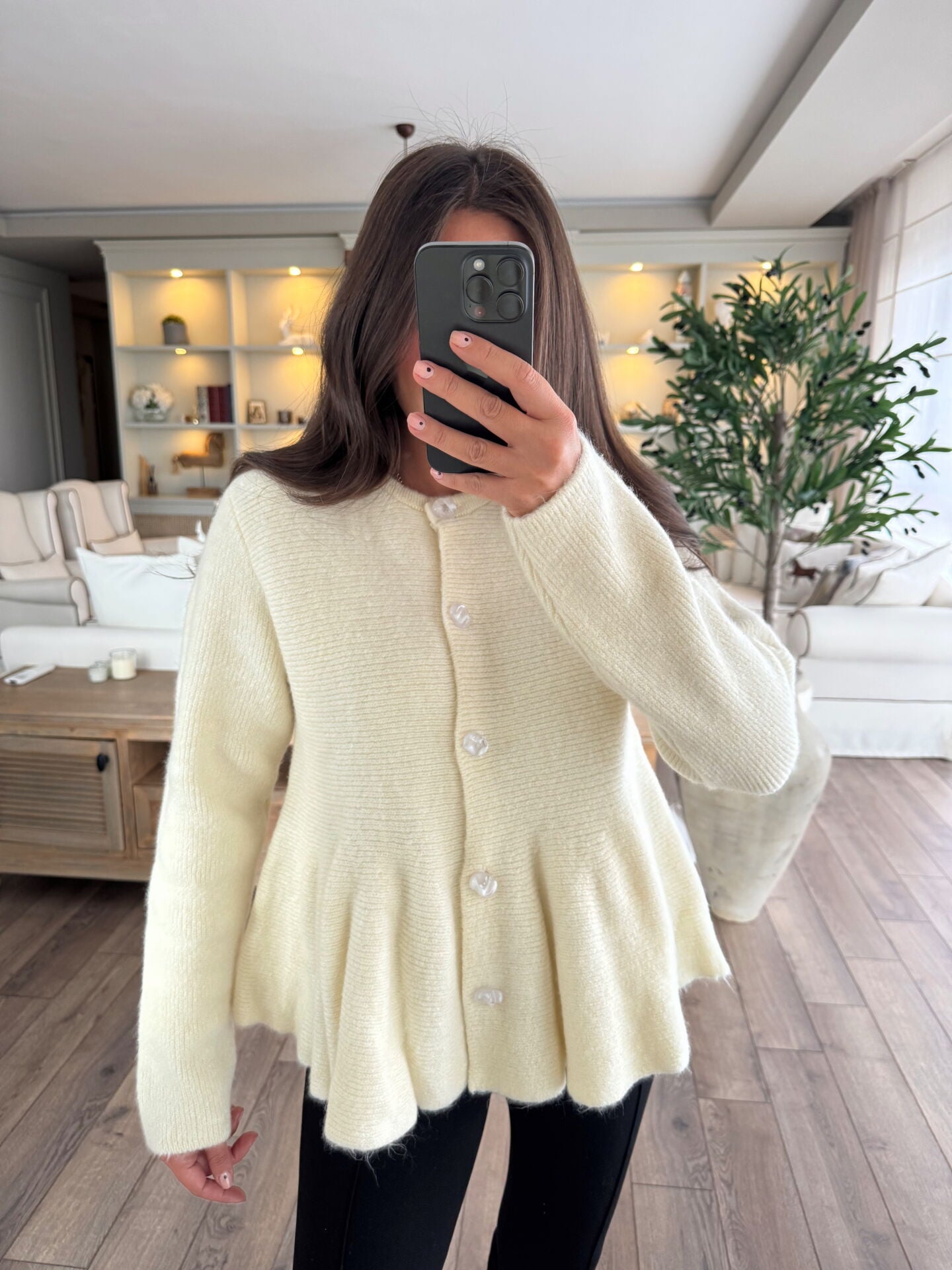 Sedef düğmeli yumoş hırka