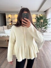 Sedef düğmeli yumoş hırka