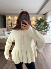 Sedef düğmeli yumoş hırka