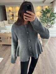 Sedef düğmeli yumoş hırka