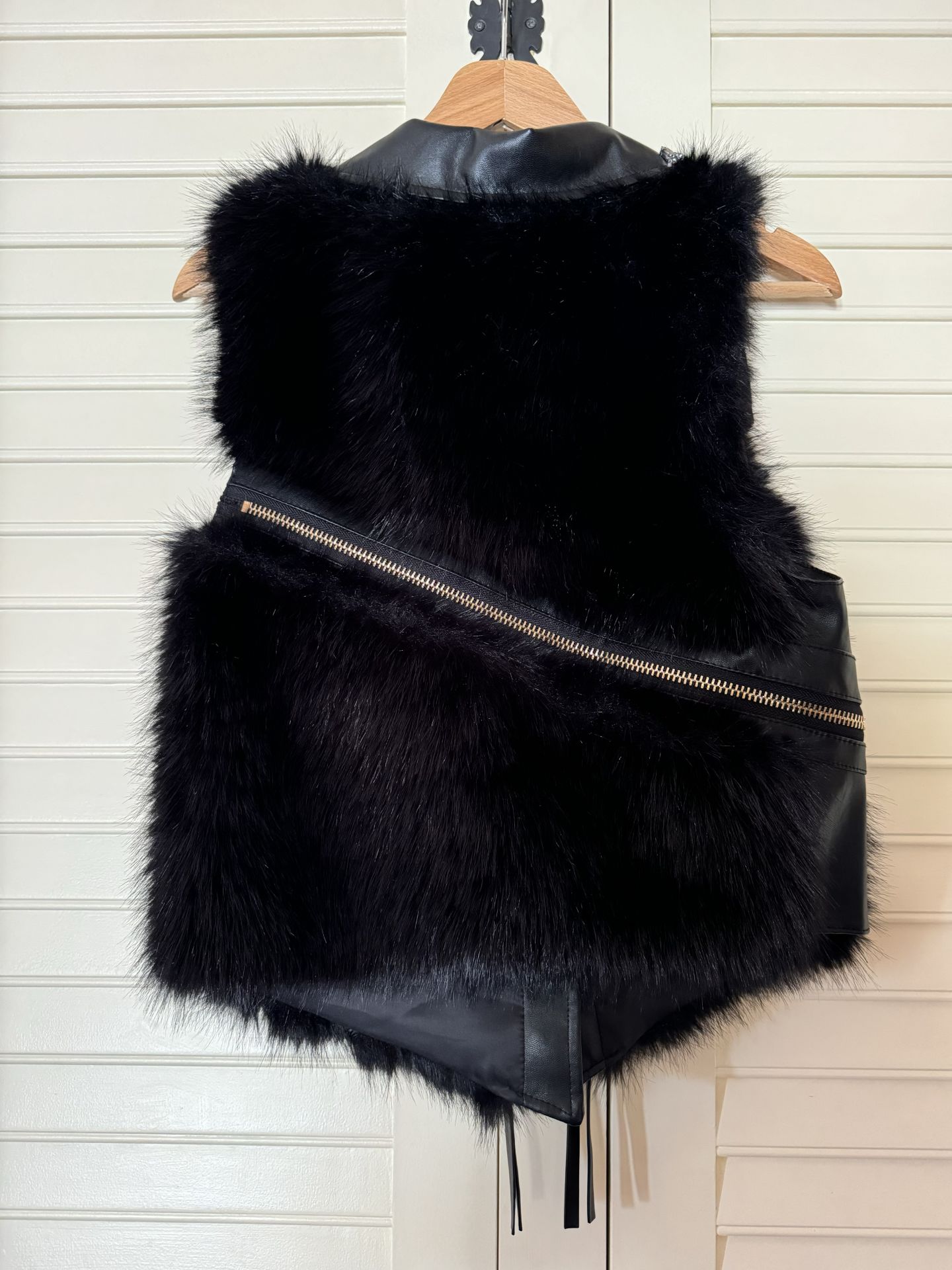 Taş ve fermuar detay premium kürklü yelek