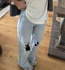 Bol paça yırtıklı eskitme jean