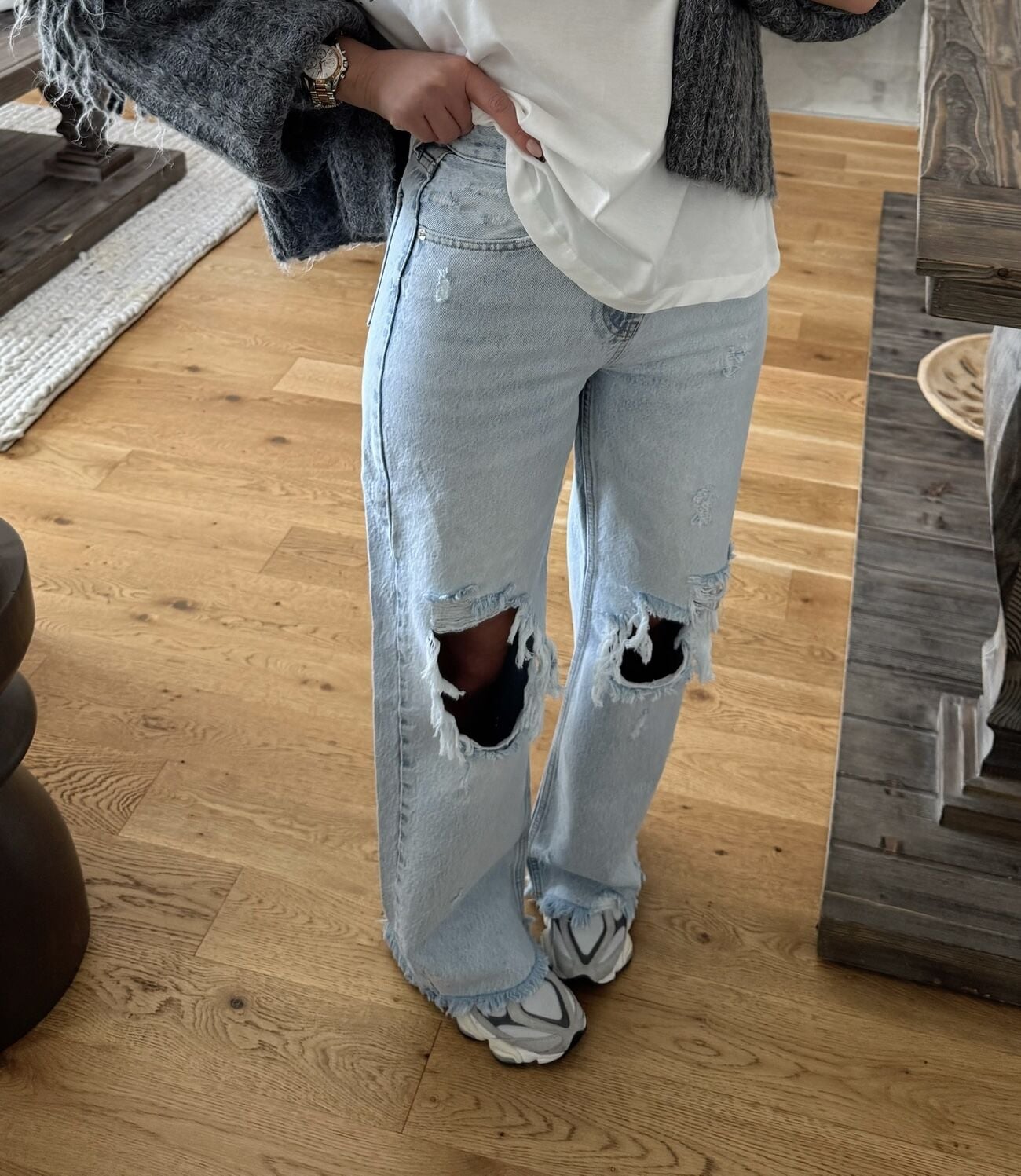 Bol paça yırtıklı eskitme jean