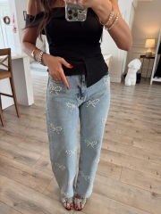 Fiyonk inci taşlı tasarım jean