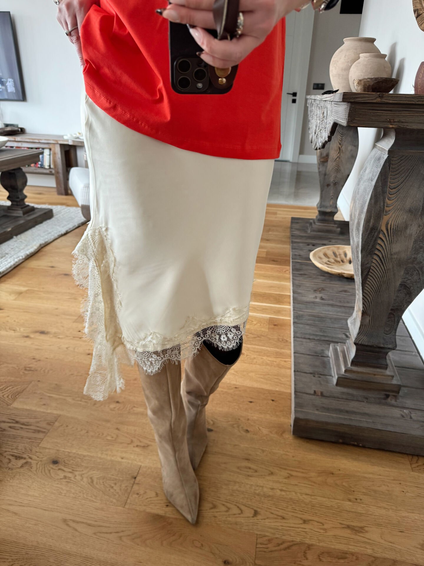 Asimetrik dantelli saten etek