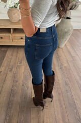 Paçası düğmeli skinny jean