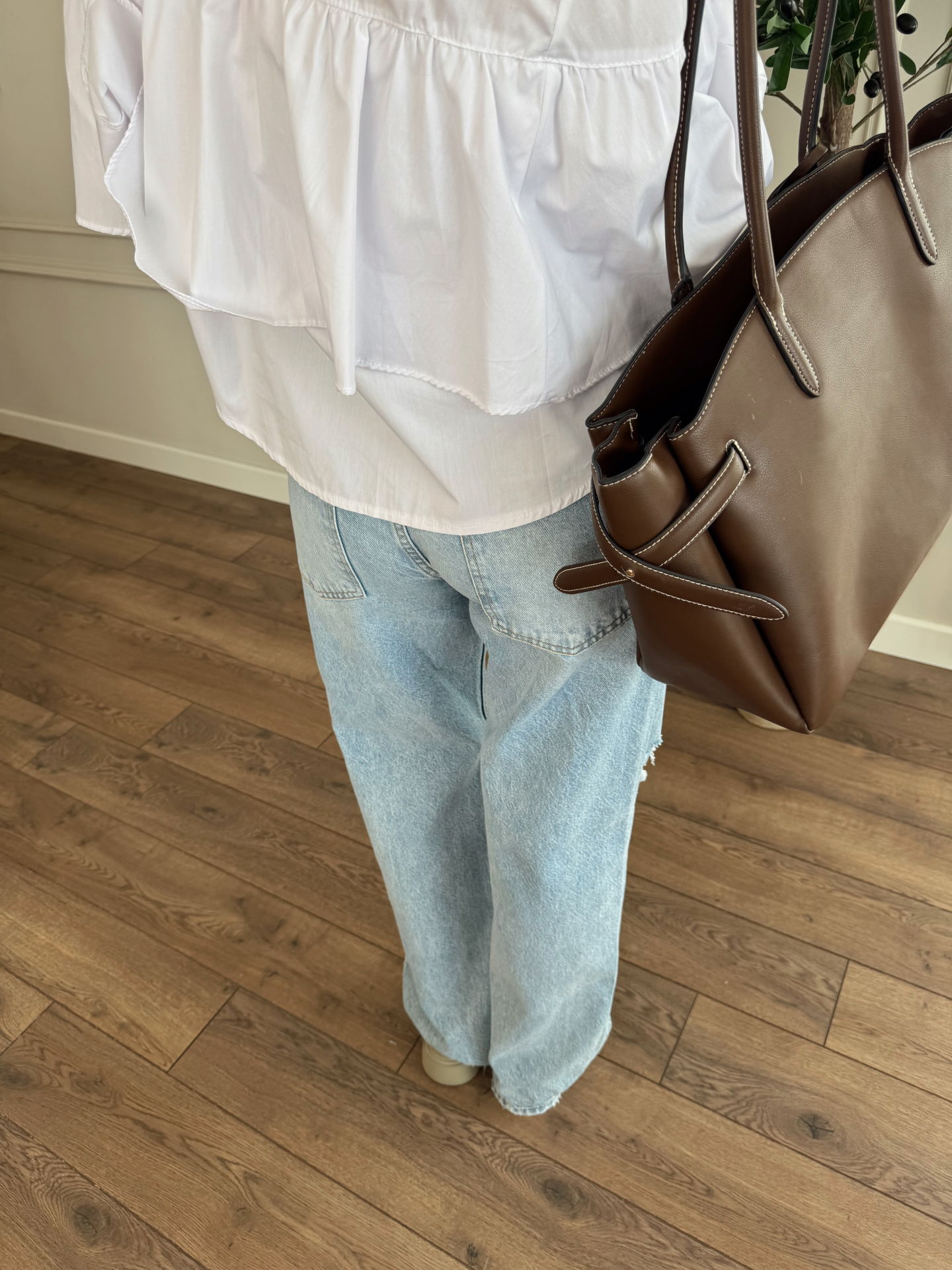 Yırtıklı ispanyol kesim jean