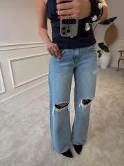 Yırtıklı ispanyol kesim jean