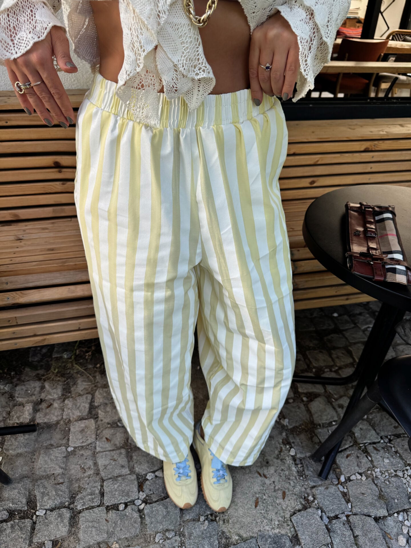 GARNİLİ KOTON ÇİZGİLİ PANTOLON SARI