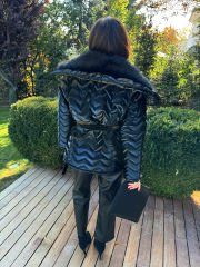 Puffy Siyah Parlak Mont