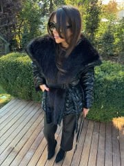 Puffy Siyah Parlak Mont