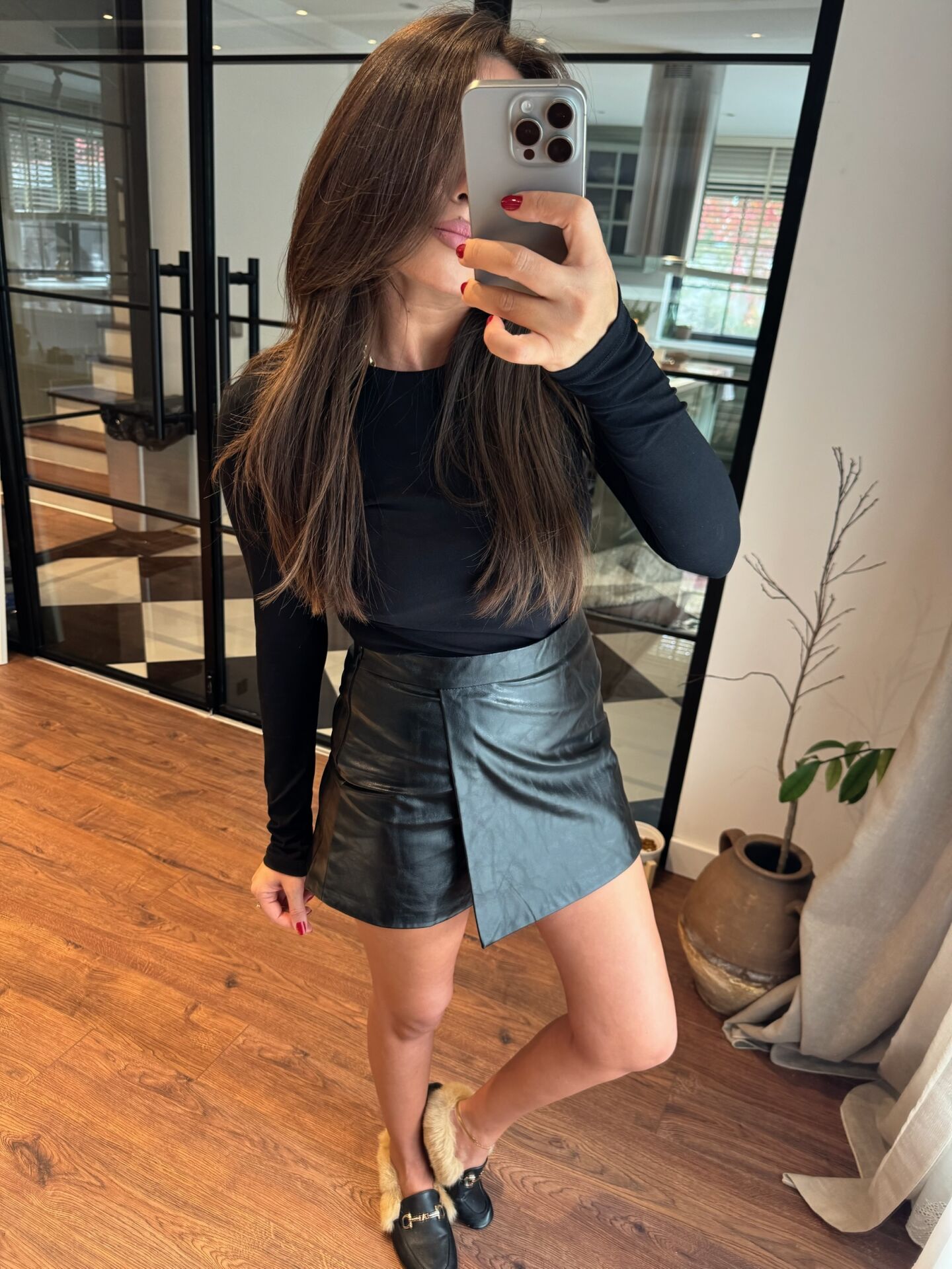 Eskitme deri şort etek siyah