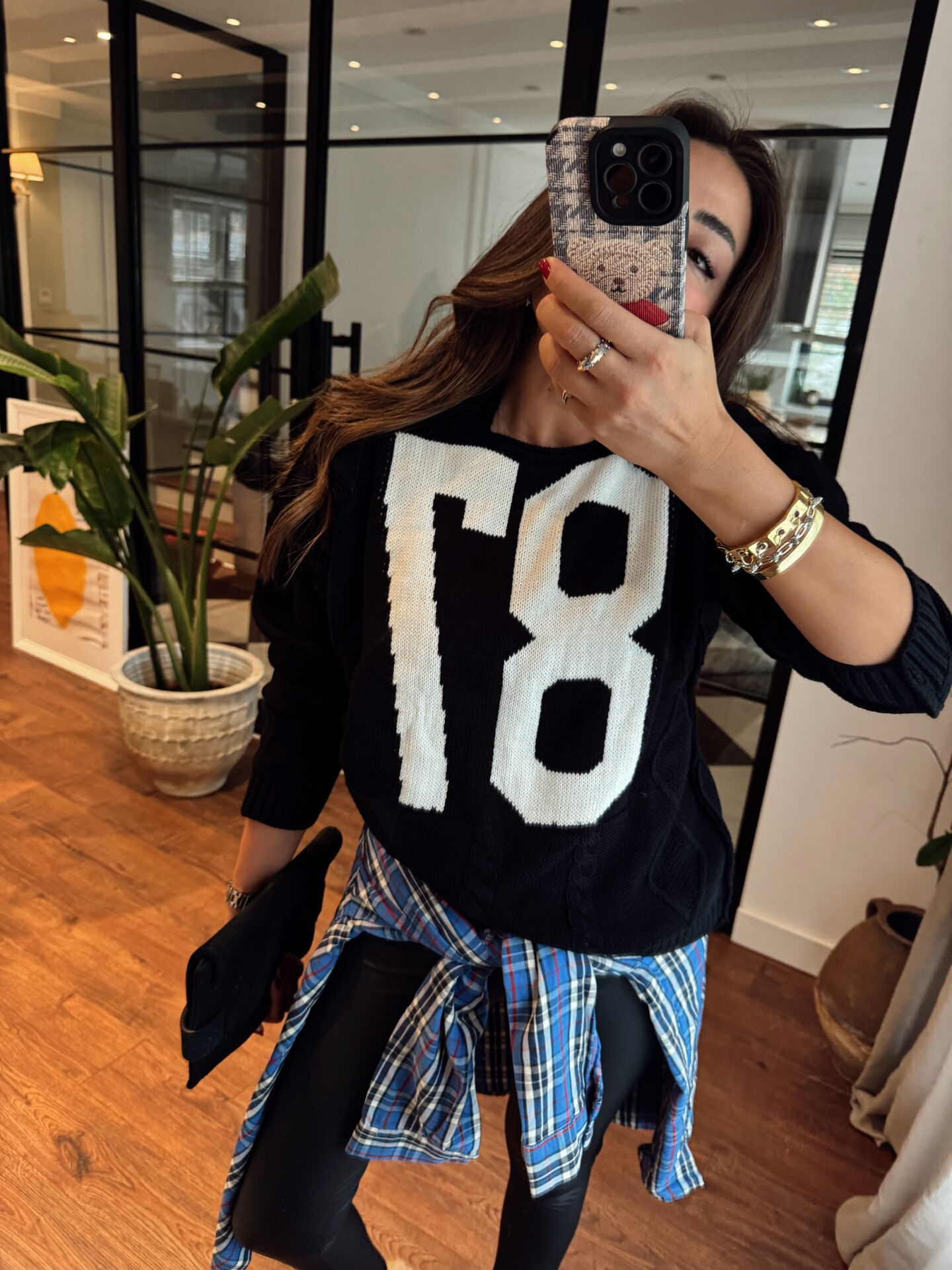 87 Siyah Kabartma Motifli Triko