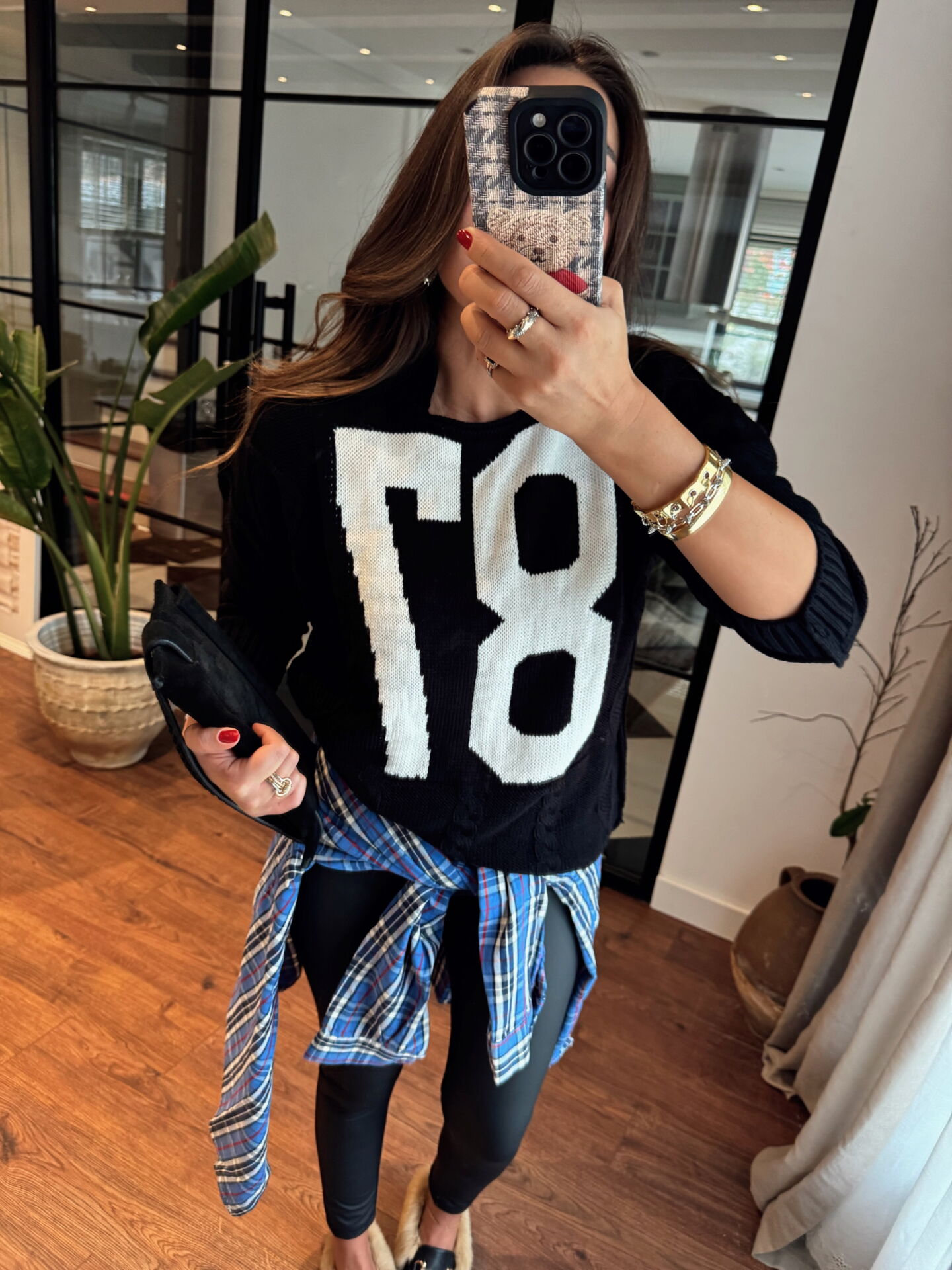 87 Siyah Kabartma Motifli Triko