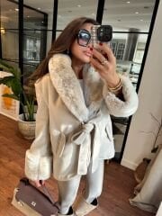 Vizon oval kürklü kaşe ceket