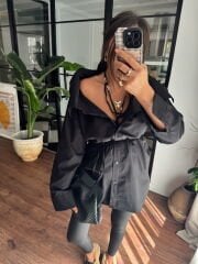 Düşük yaka kuşaklı gömlek