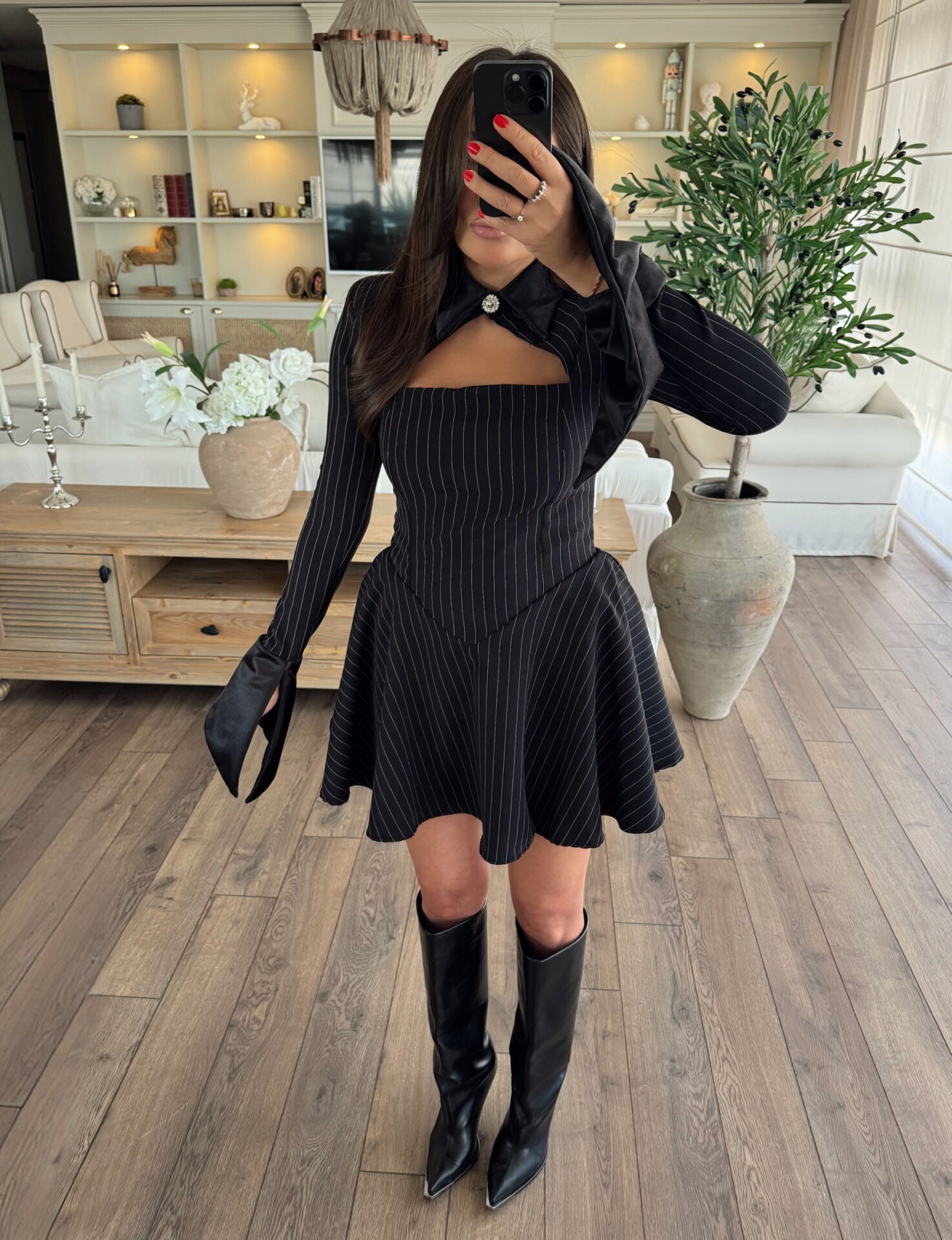 Yakalı tasarım elbise