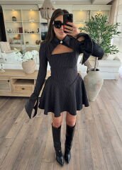 Yakalı tasarım elbise