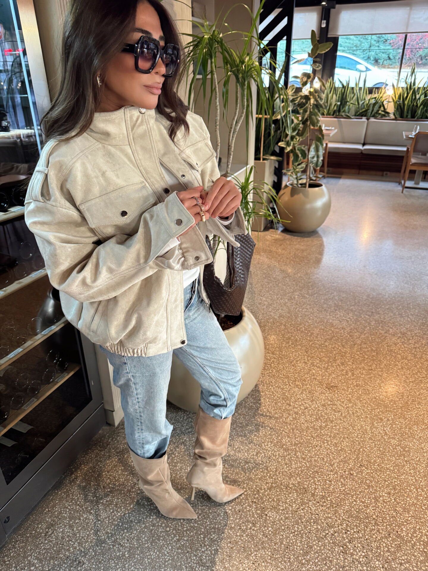 DİK YAKA TAŞ RENK NUBUK MONT