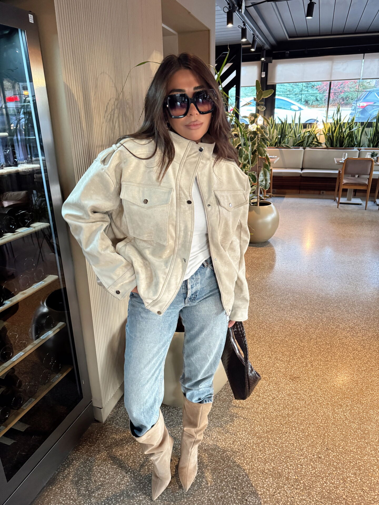 DİK YAKA TAŞ RENK NUBUK MONT