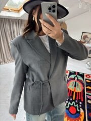 Kuşaklı maskülen vatkalı gri ceket