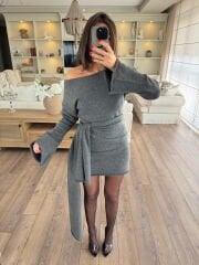 Kuşaklı triko elbise