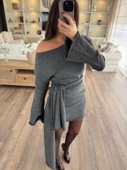 Kuşaklı triko elbise