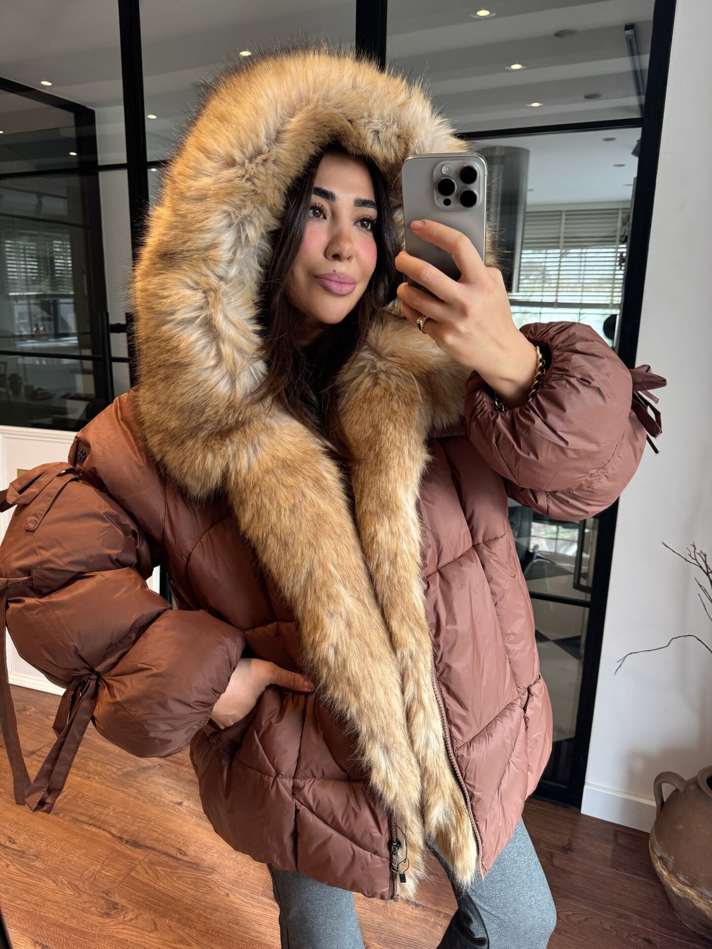 Kürklü fiyonklu şişme mont (acı kahve)