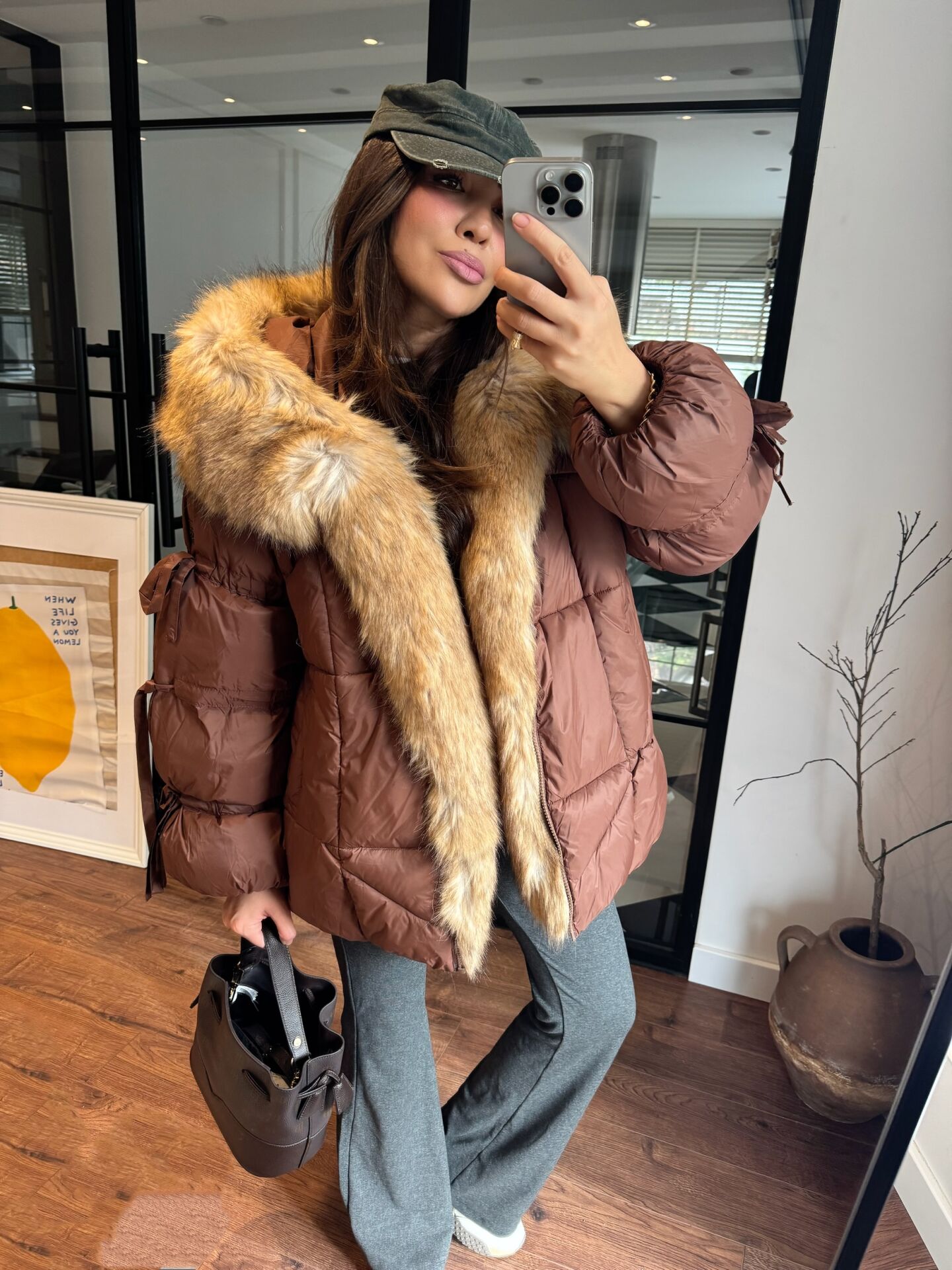 Kürklü fiyonklu şişme mont (acı kahve)