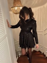Vatkalı eteği hareketli payet elbise