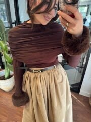 Bileği kürklü drapeli acı kahve bluz