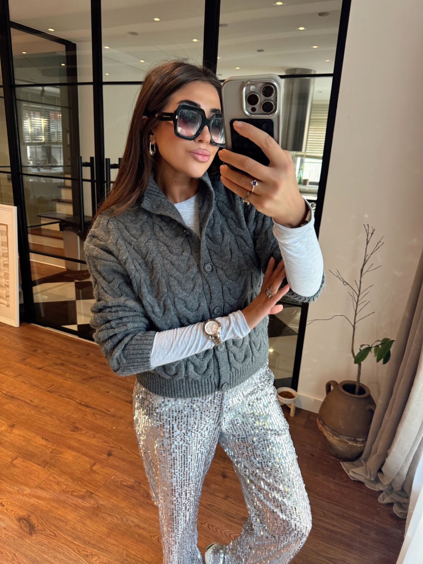 Dik yaka yumuşak saç örgü hırka