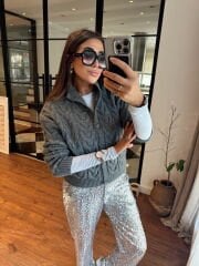 Dik yaka yumuşak saç örgü hırka